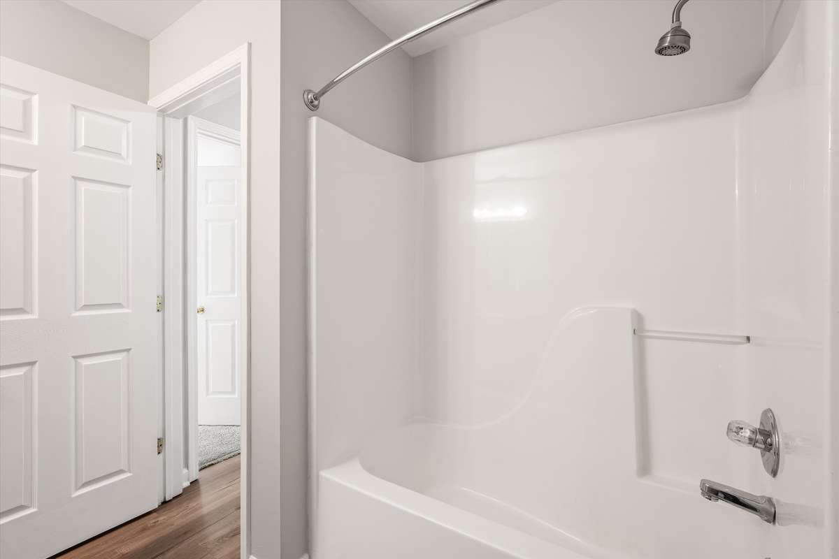 Spare Full Bathroom