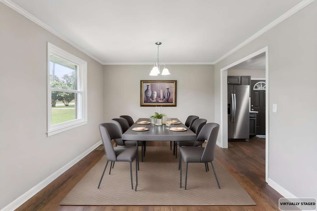 Virtual staging of dining room