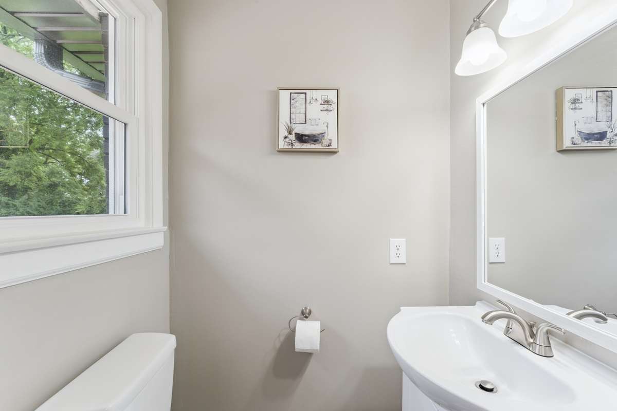 Primary Bedroom 1/2 Bath