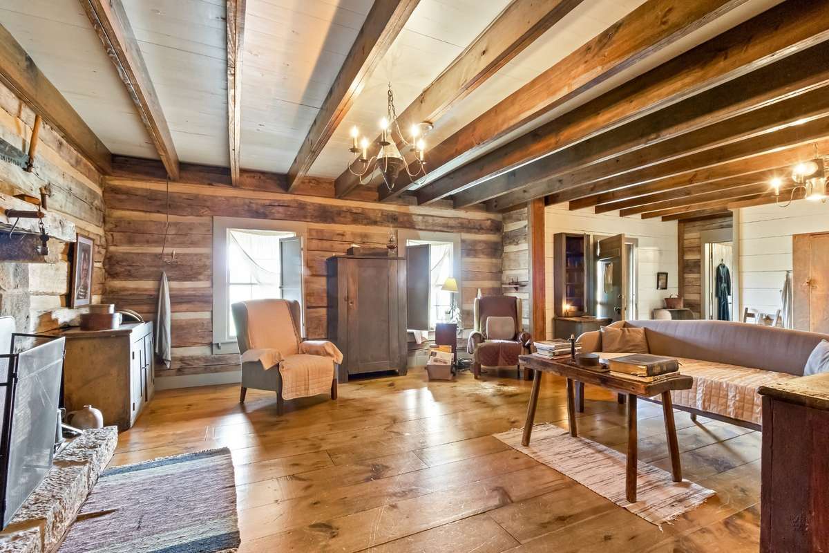 Check out those walls!