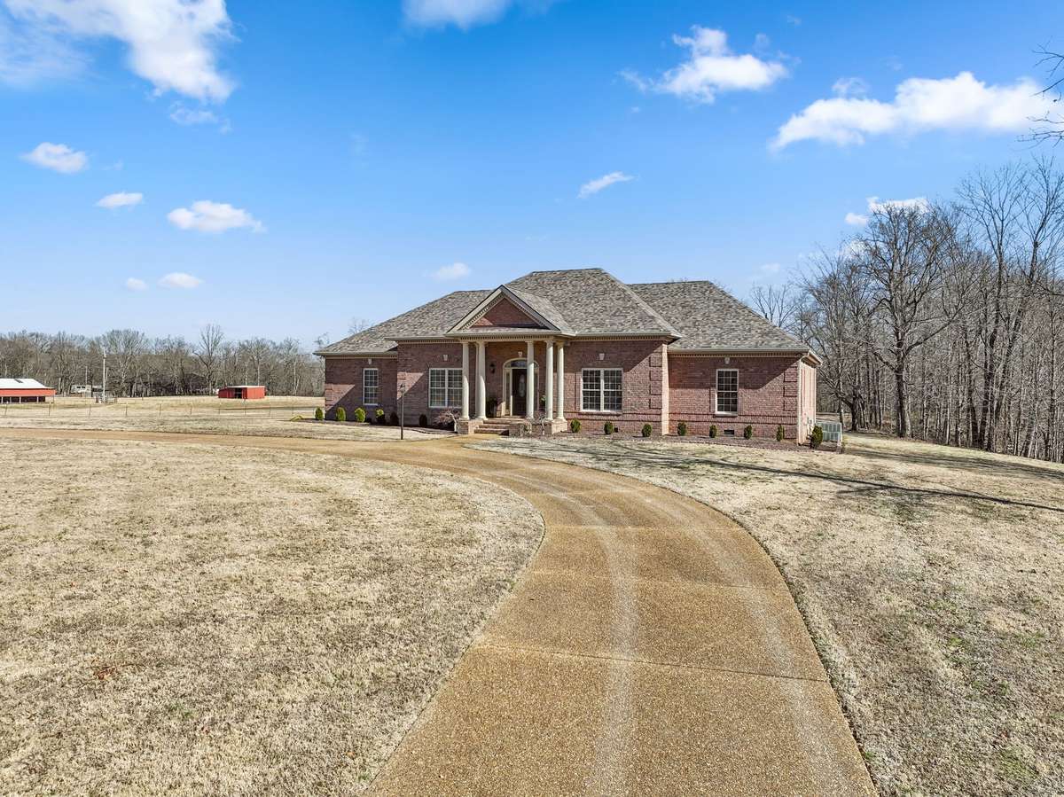 More pics of the house with circular driveway