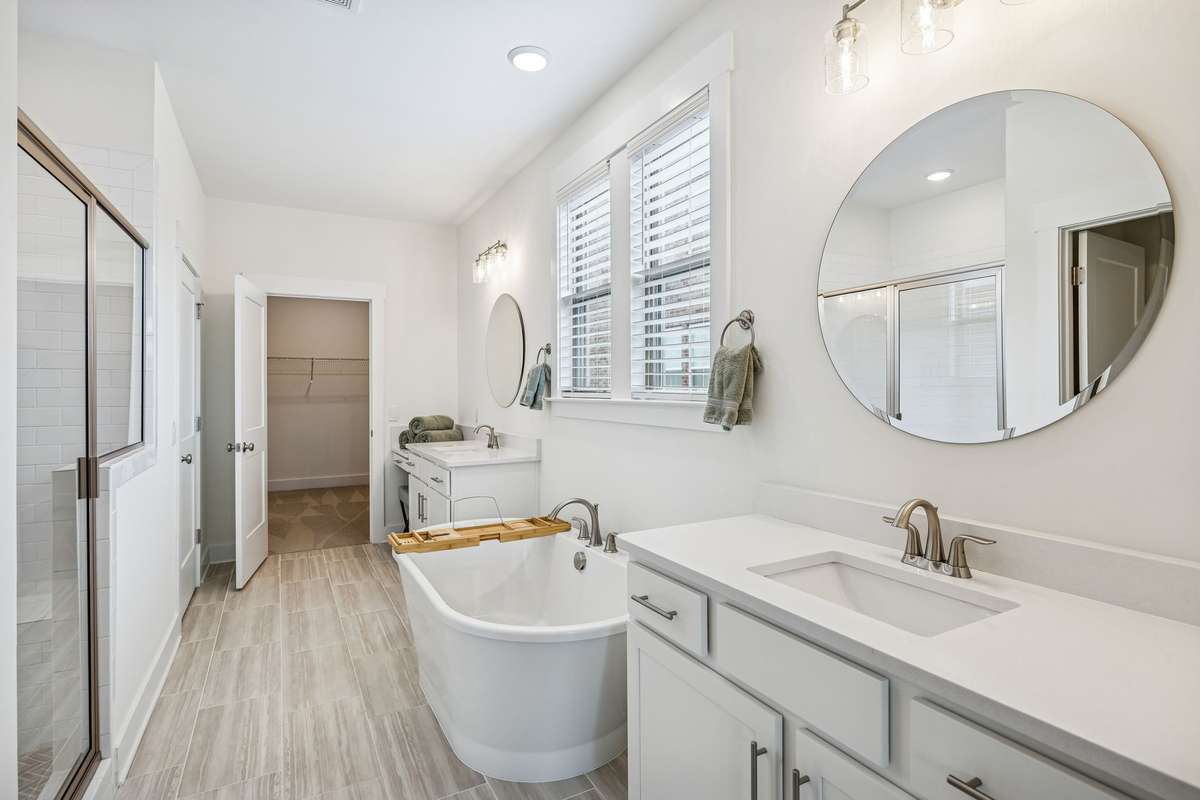 FABULOUS MASTER BATHROOM
