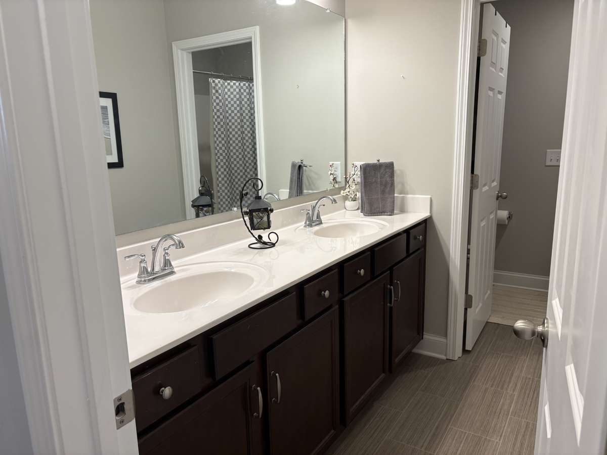 upstairs full bath