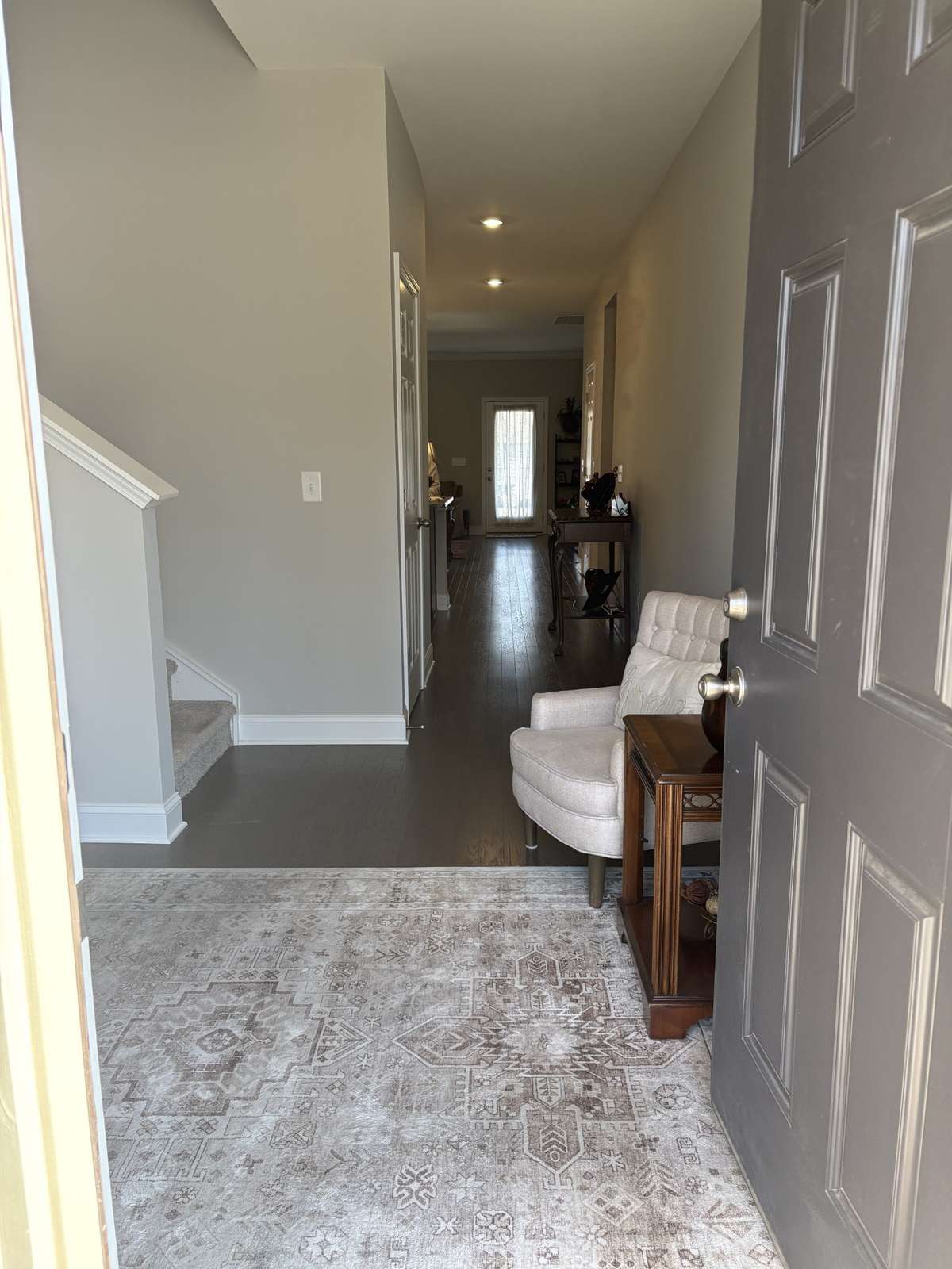Spacious Entryway thru front door
