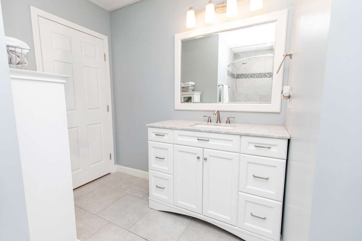 Plenty of cabinet storage and nice and bright area