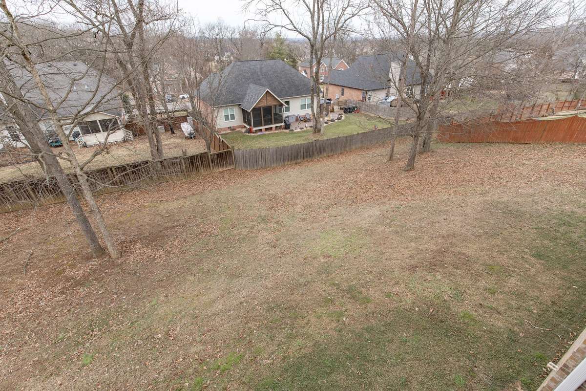 Large back yard- perfect for kids and pets