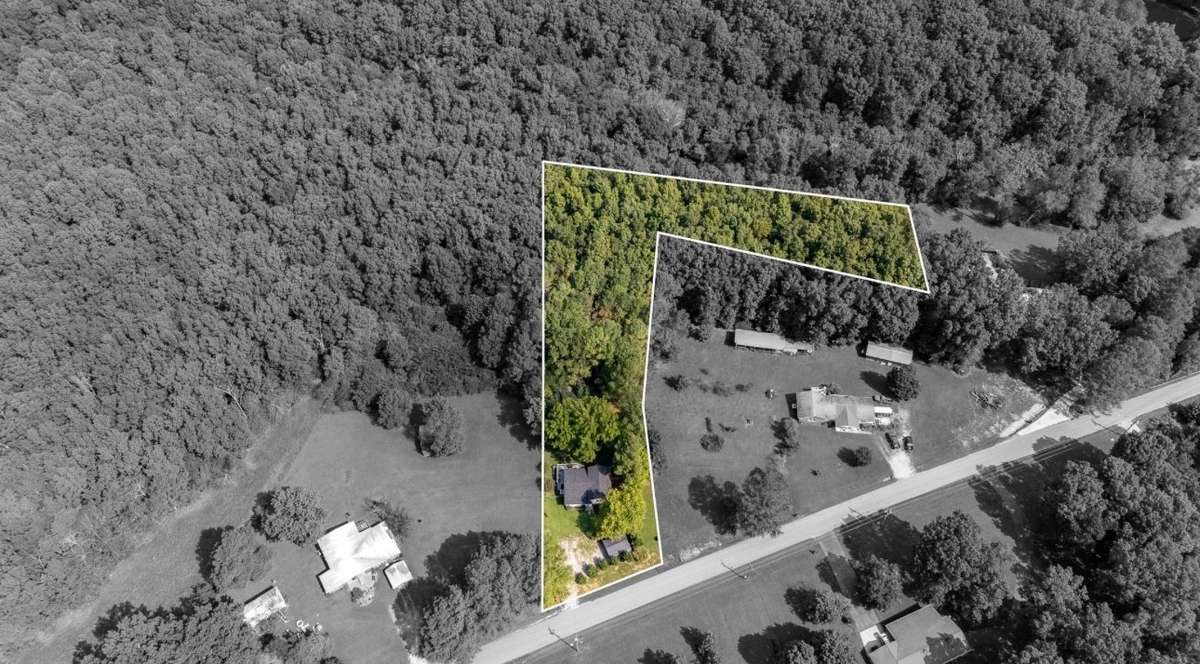 *property lines are estimates*