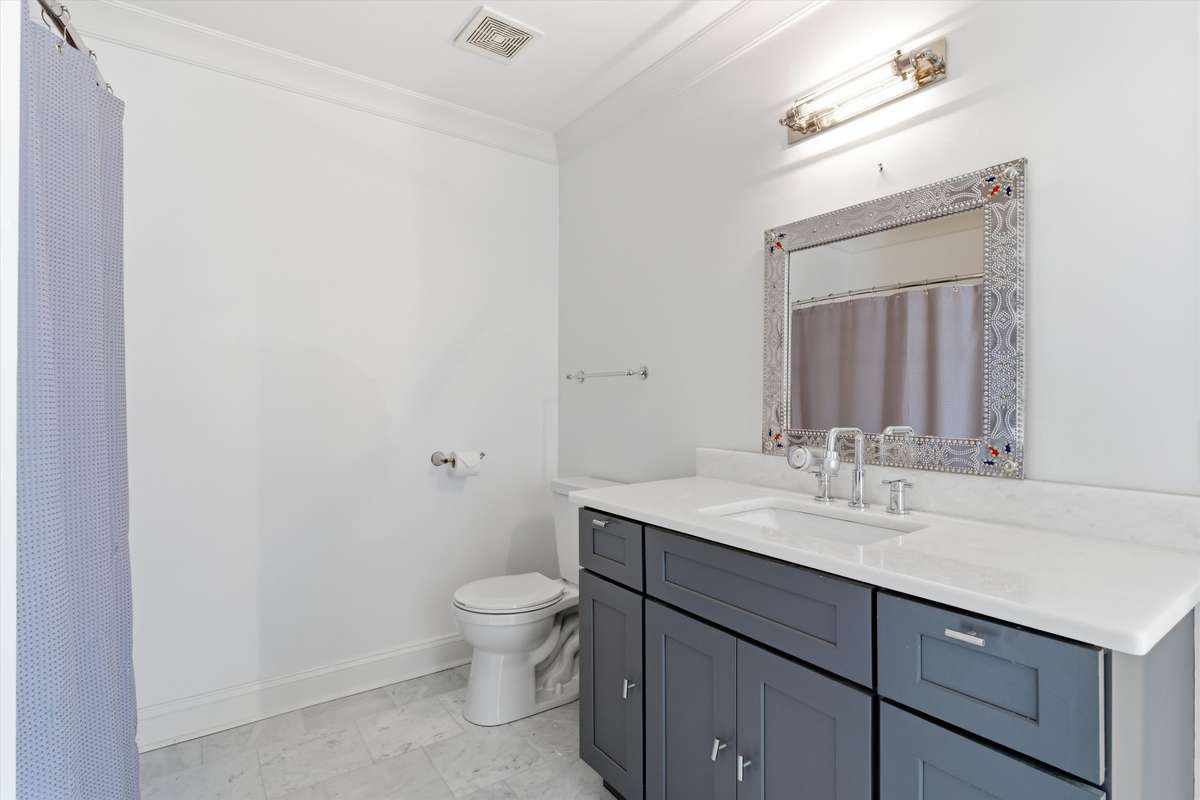 Ensuite bathroom #3