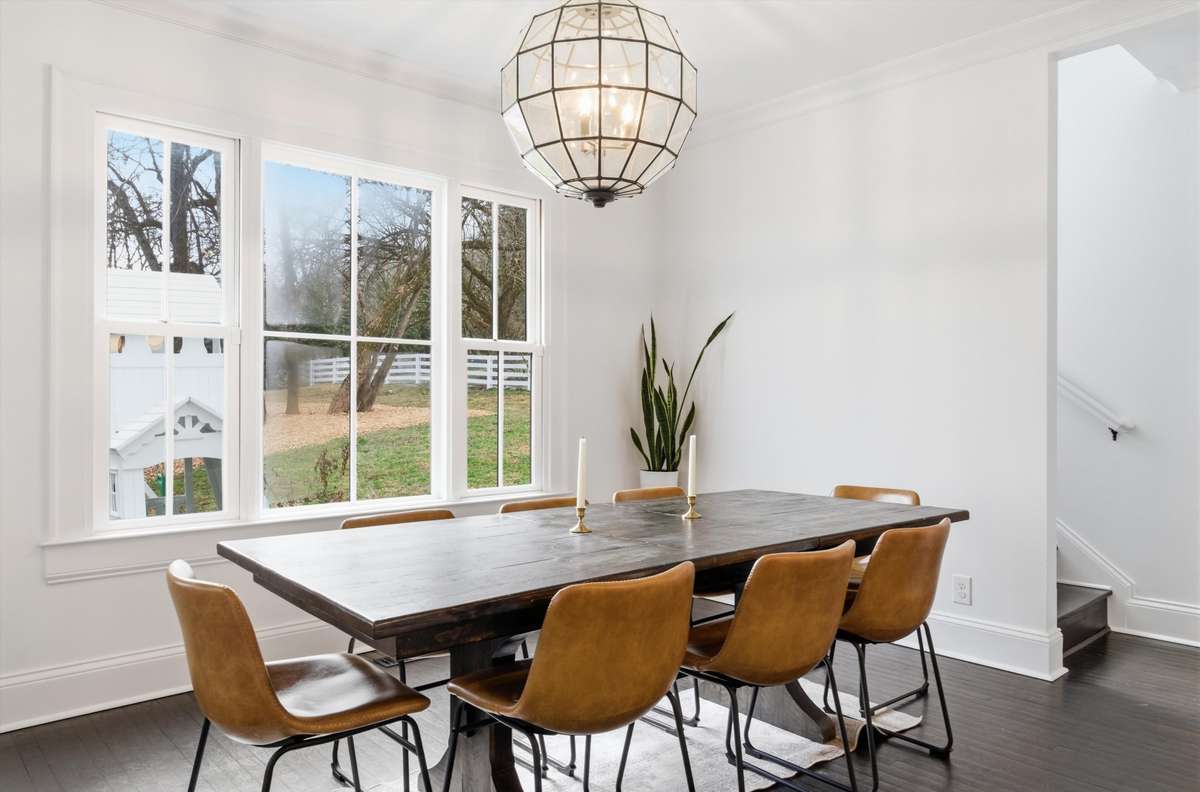 Eat in kitchen area