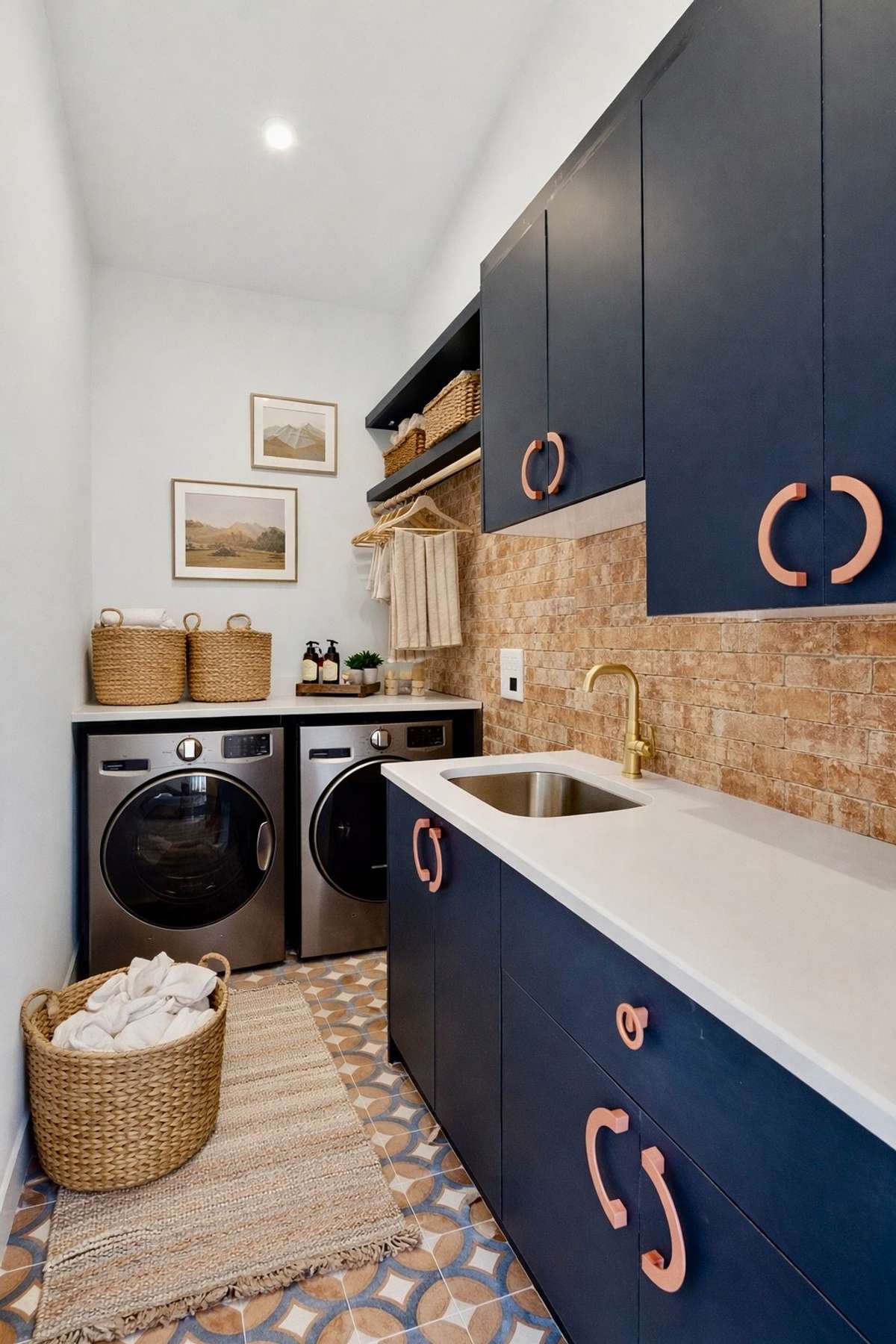 Oversized Laundry Room: Custom cabinetry, designer finishes, and elevated functionality, even everyday spaces are thoughtfully designed for optimal use.