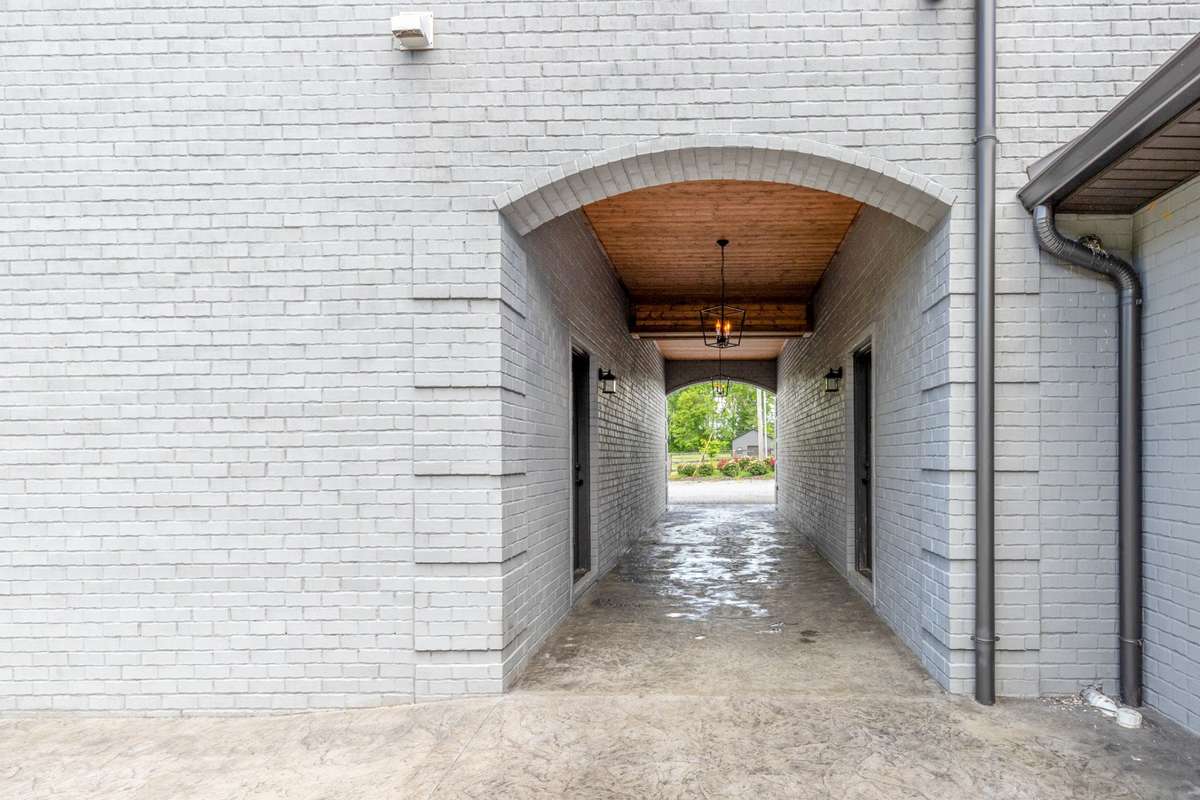 Who doesn't love a breezeway??