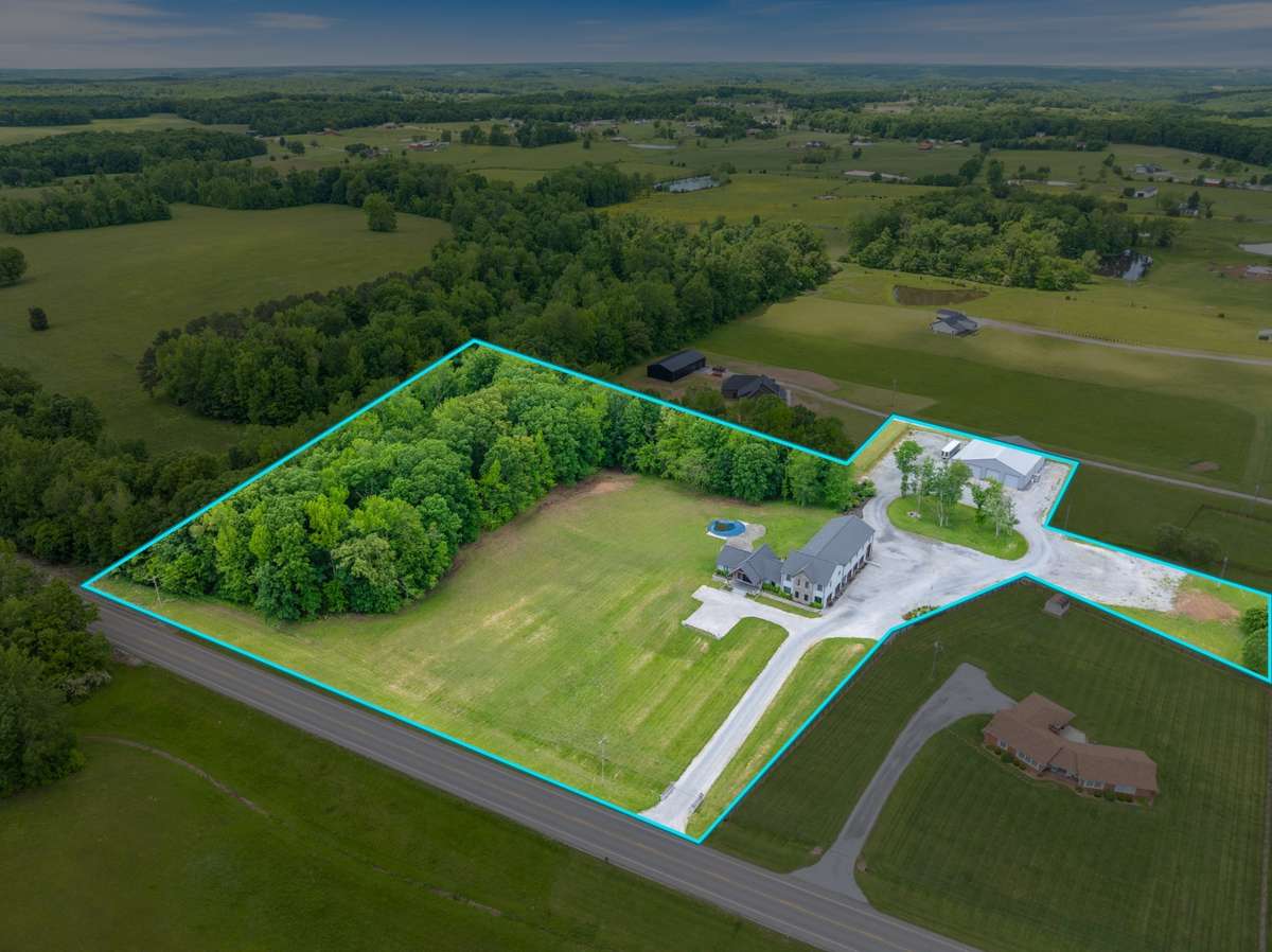 7.4 acres of your own paradise!