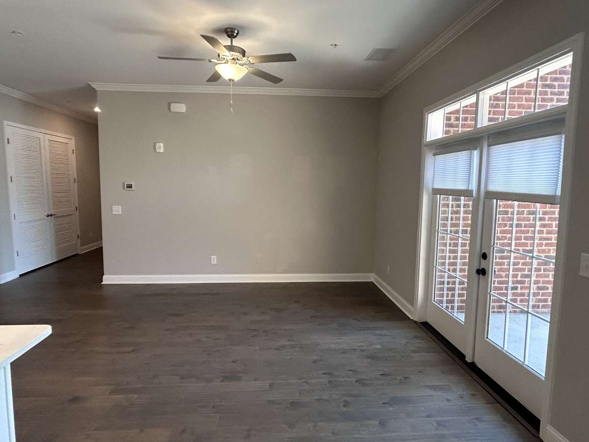 nice large open great room makes it so easy to arrange the furniture.