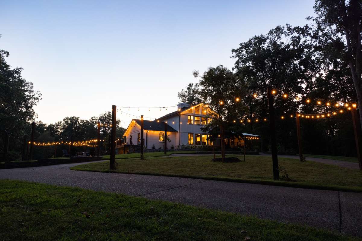 Front view of 5530 Pinewood at dusk.