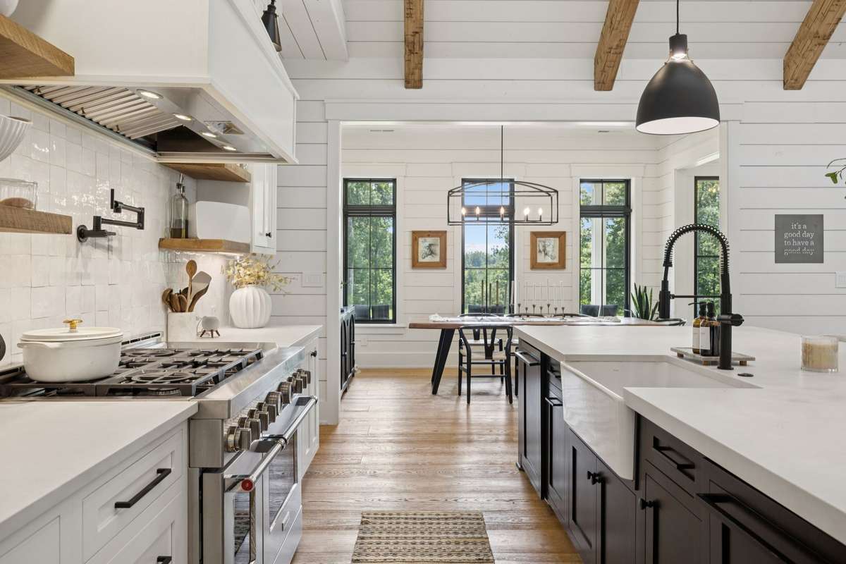 Great Kitchen layout designed for entertaining