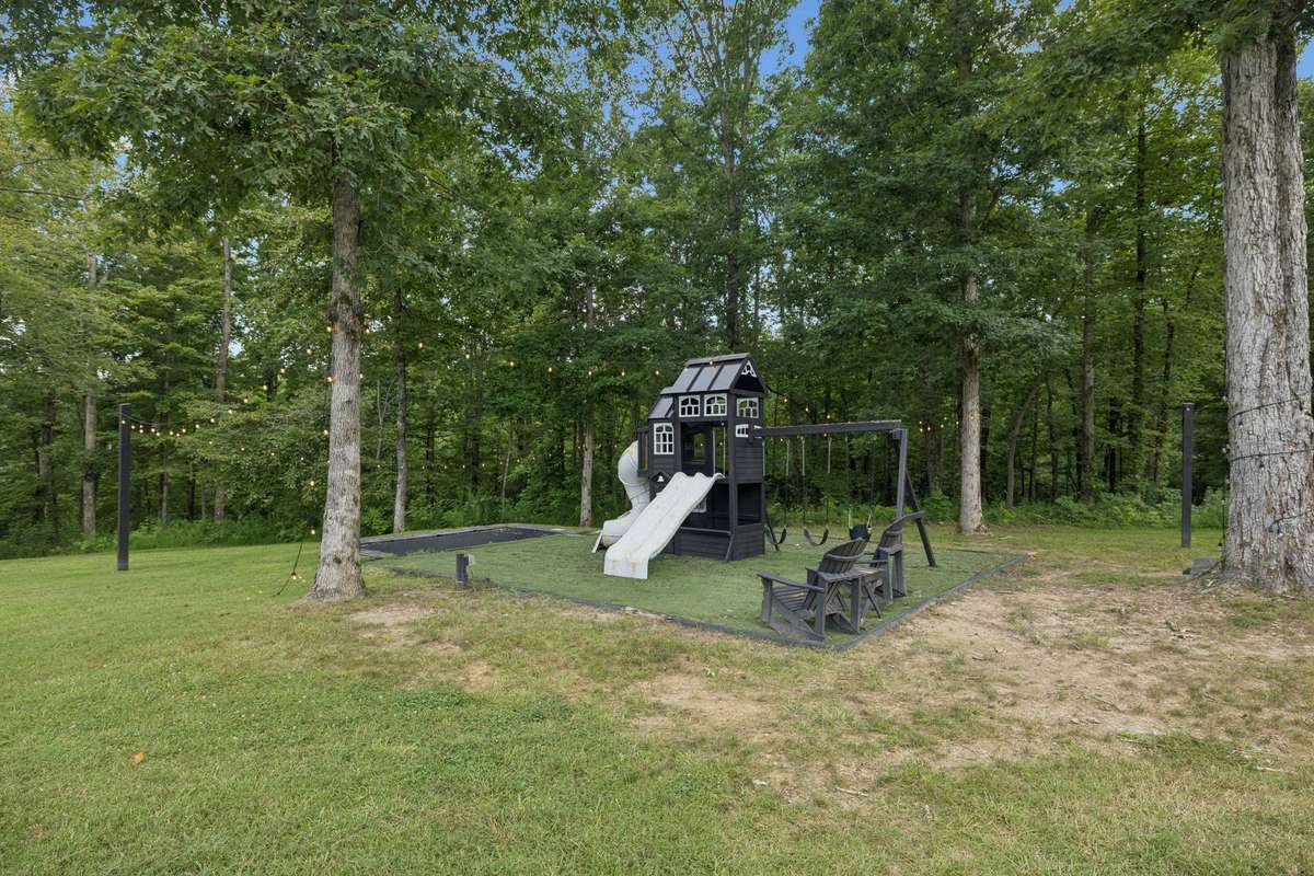 Outdoor kids zone!!