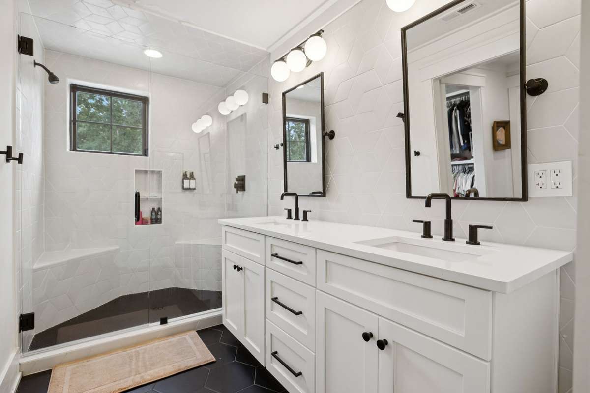 Ensuite Bathroom for Bedroom 2