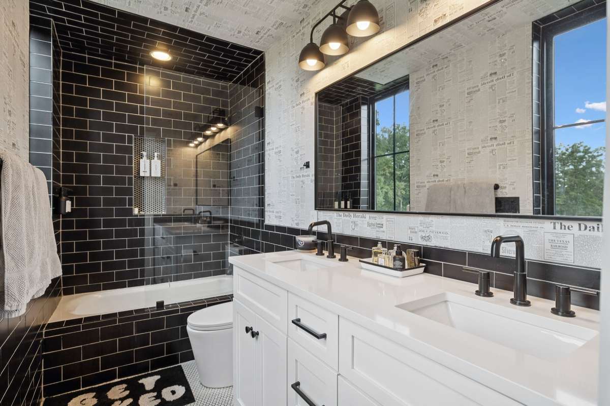 Ensuite Bathroom for Bedroom 3.