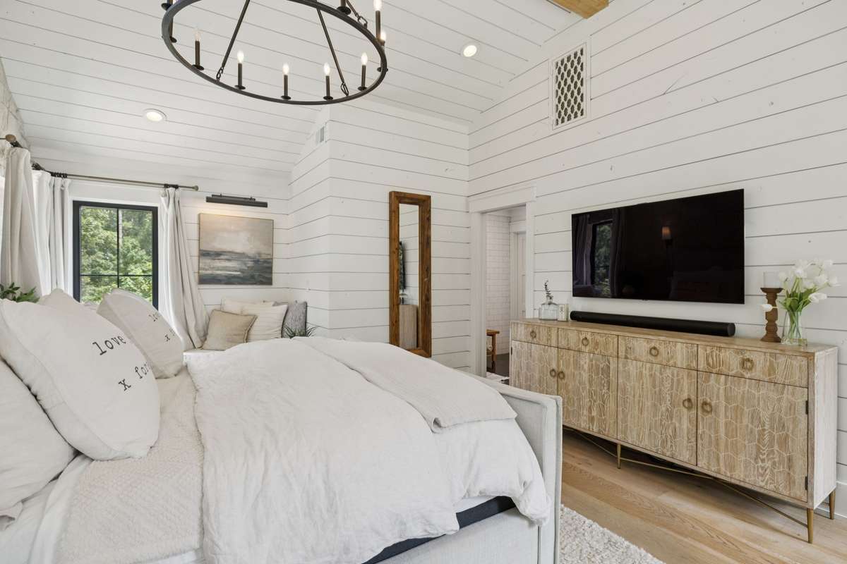 Master Bedroom!