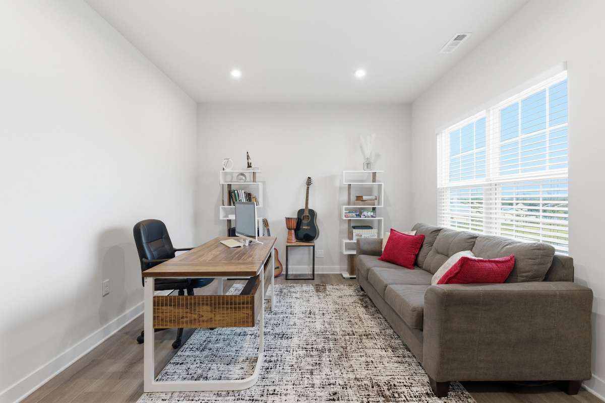 Front flex room