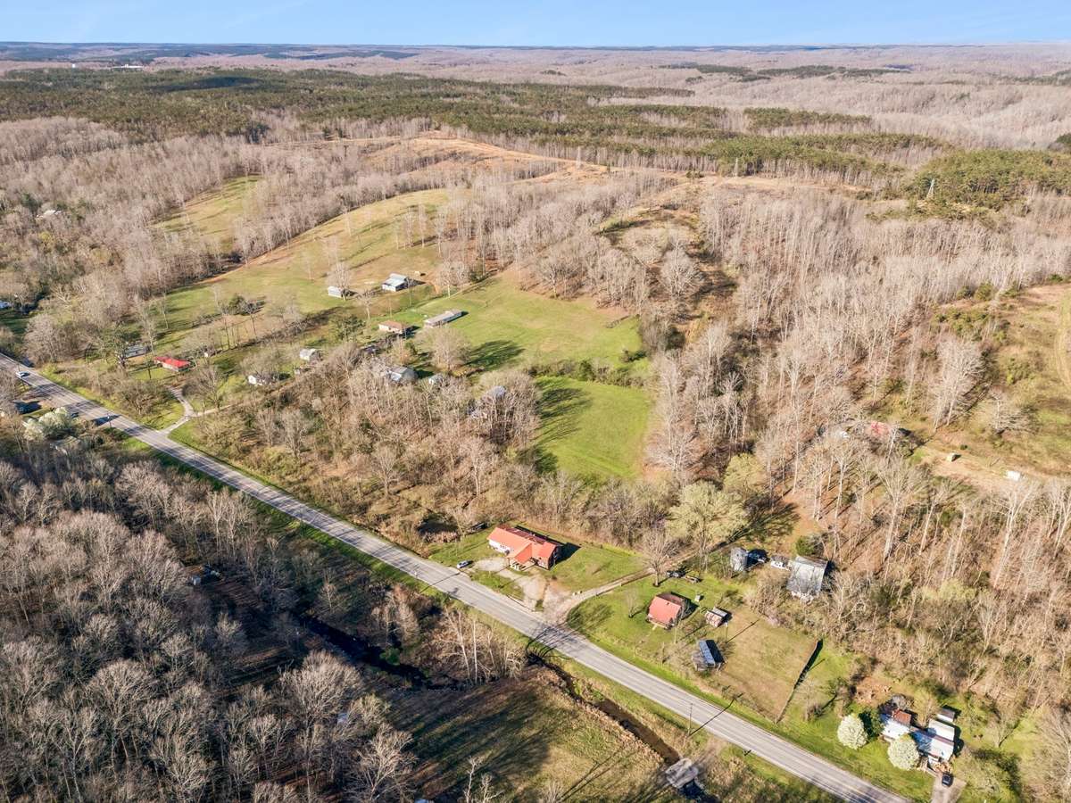 The home is surrounded by the scenic TN rolling hills.