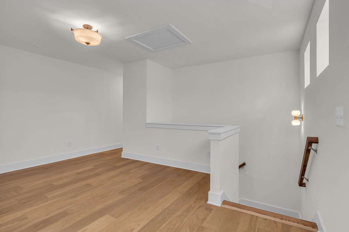 Bonus space upstairs that could be a muti purpose area.