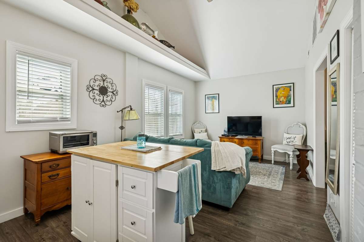 detached apartment