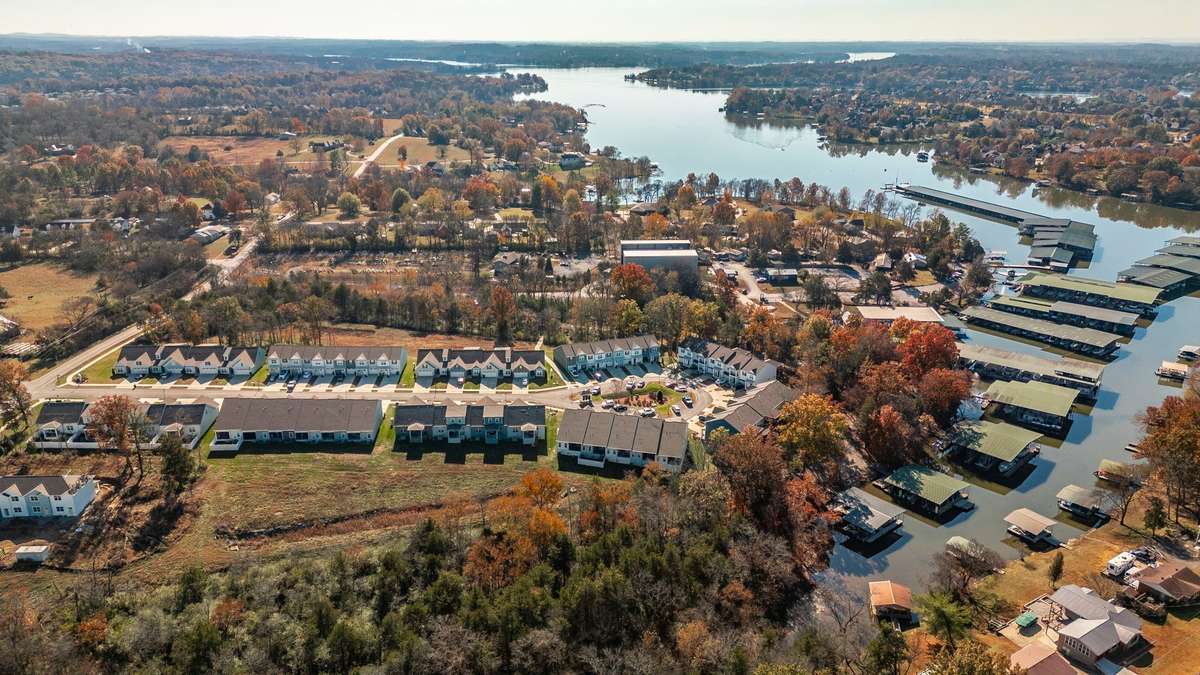 Nestled on the shores of Old Hickory Lake in Gallatin!