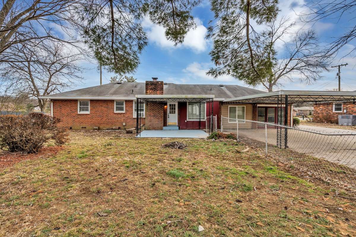 Spacious fenced in back yard