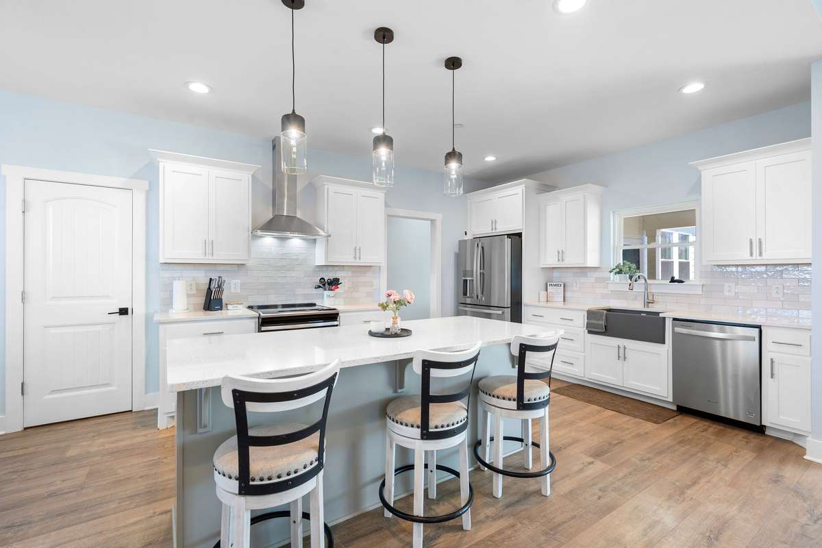 Stainless steel appliances for a modern touch!