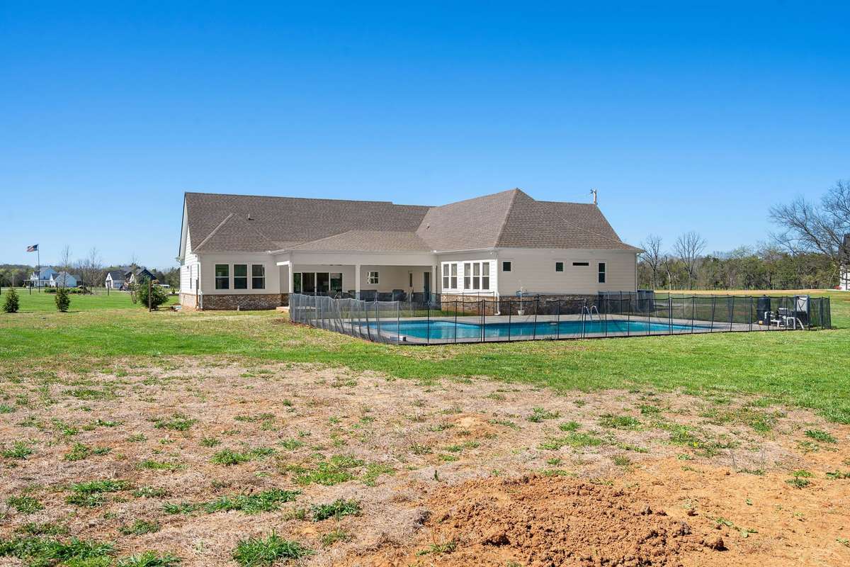 Wide-open views and tons of privacy!