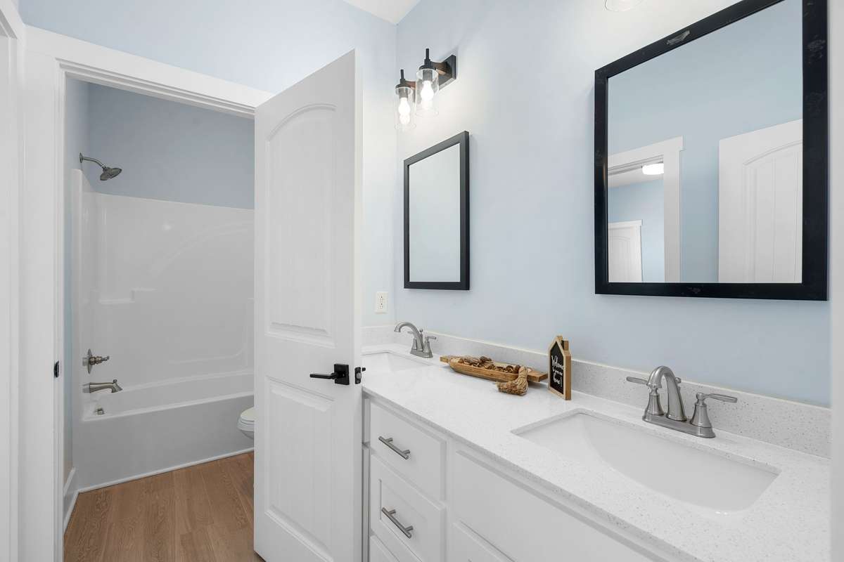 Tub-shower combination in the jack and jill bathroom!