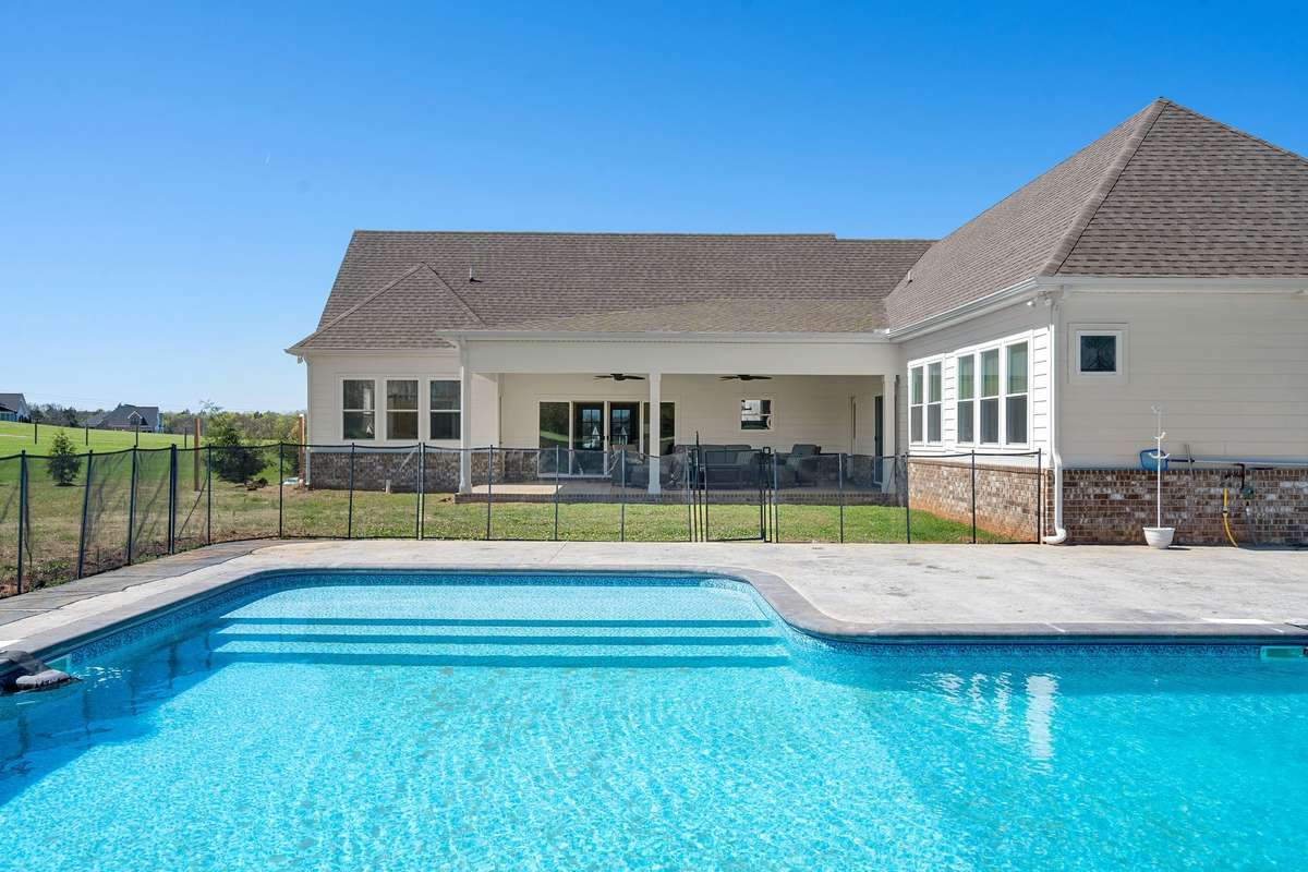 Resort-style backyard!