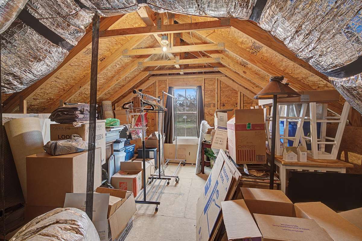 Lots of extra walkin storage upstairs.