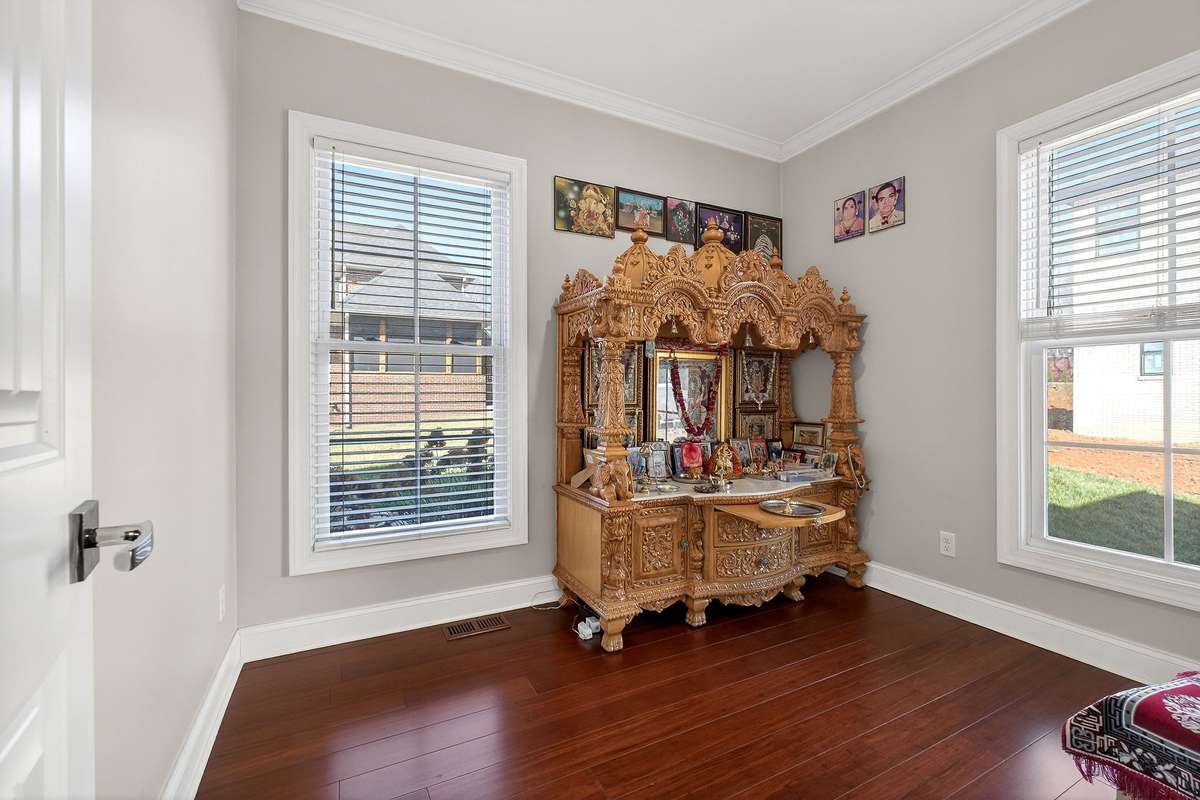 BONUS ROOM MAIN LEVEL