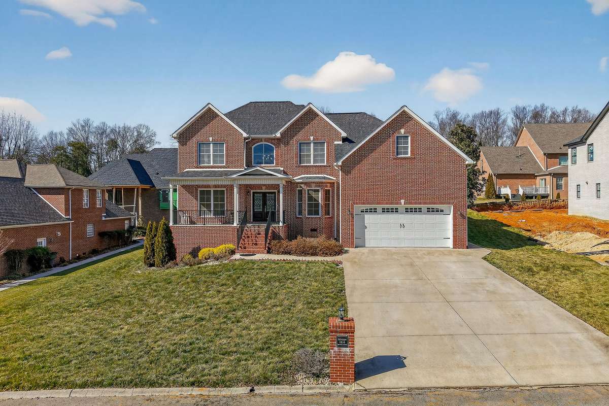 FRONT VIEW OF THIS BEAUTIFUL HOME