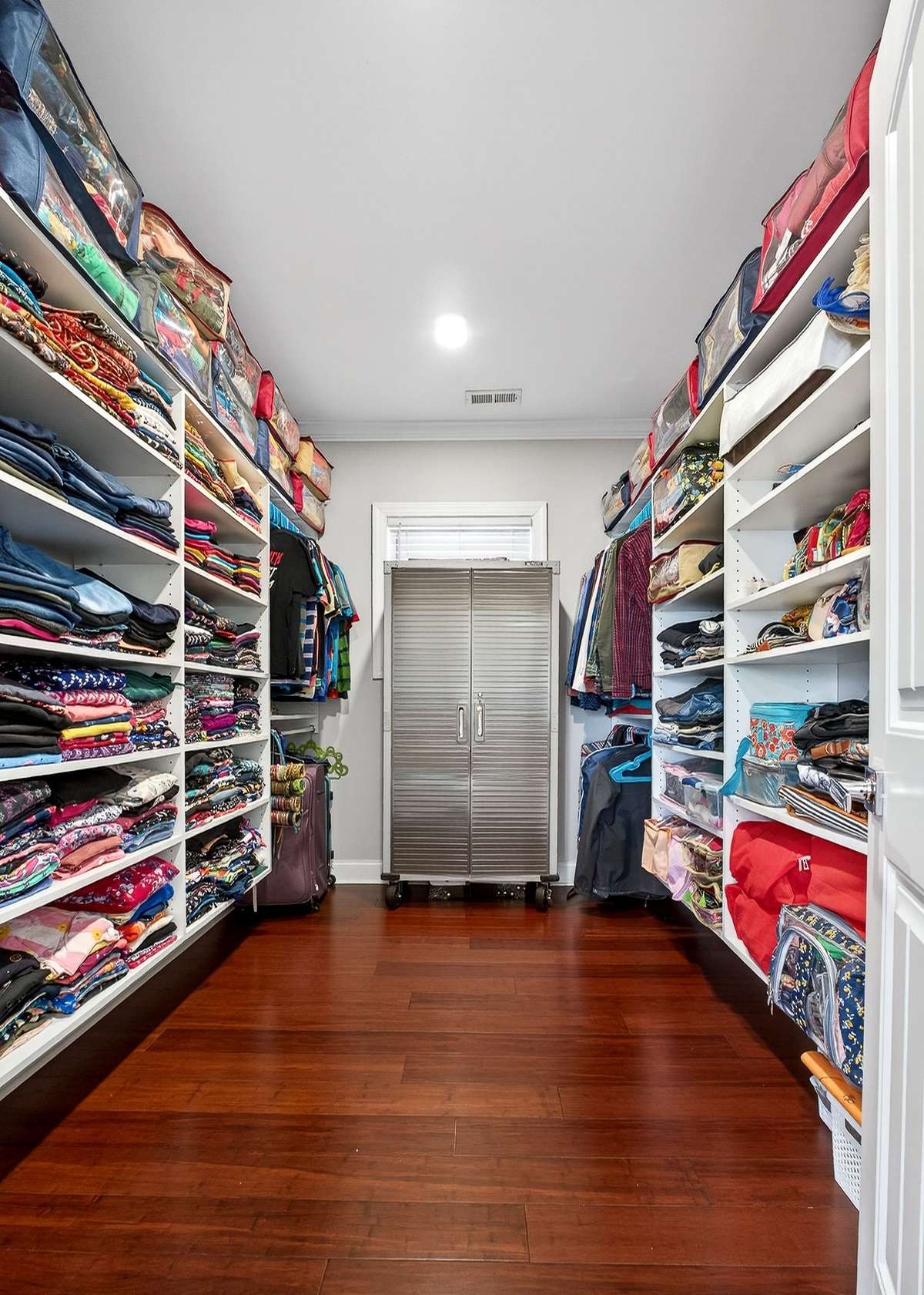 WALK IN CLOSET IN PRIMARY