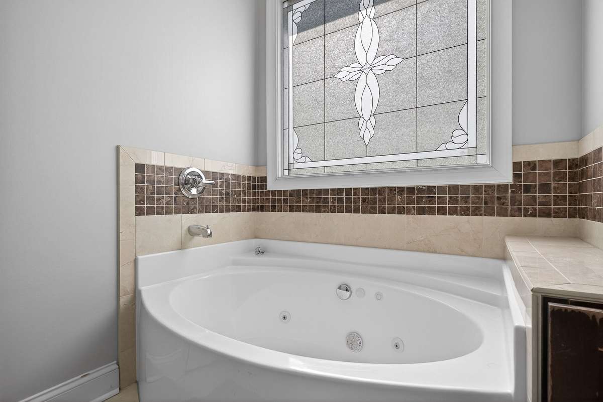 JET TUB