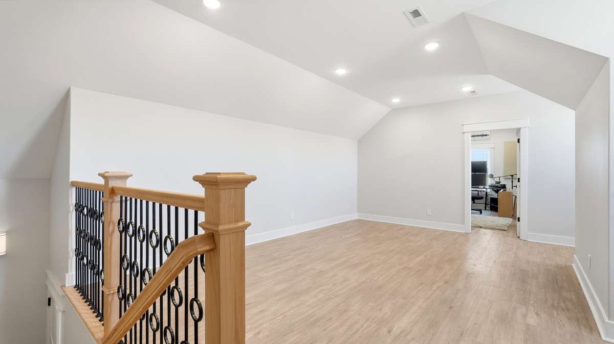 Bonus Room and Studio Space, Over Garage