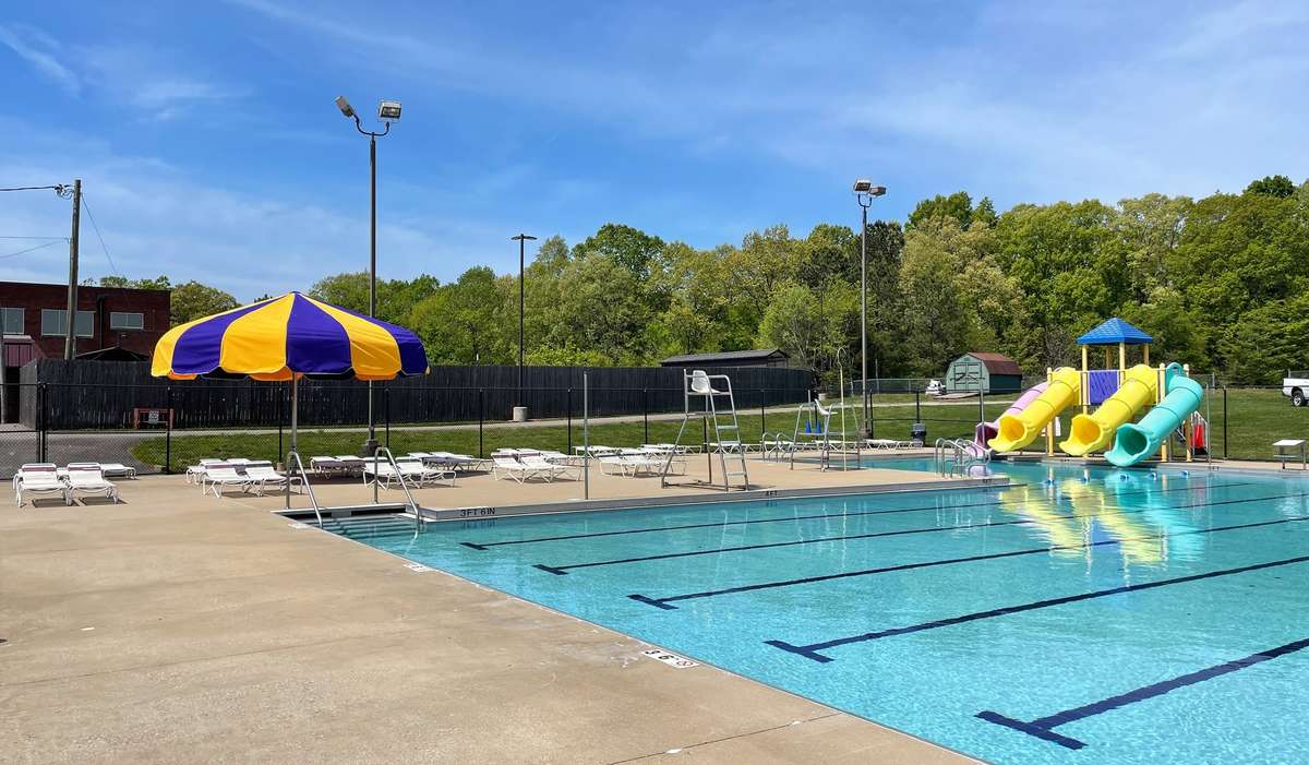 Dive into the local lifestyle at the recreation center’s impressive pool. Perfect for morning laps, youth swim programs, or cooling off during a Tennessee summer, it is a favorite perk for Fairview residents looking to relax and stay fit.
