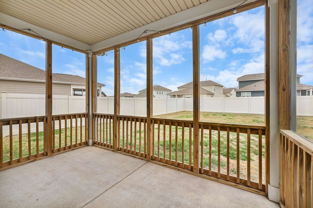 Screened in covered patio is great for entertaining!