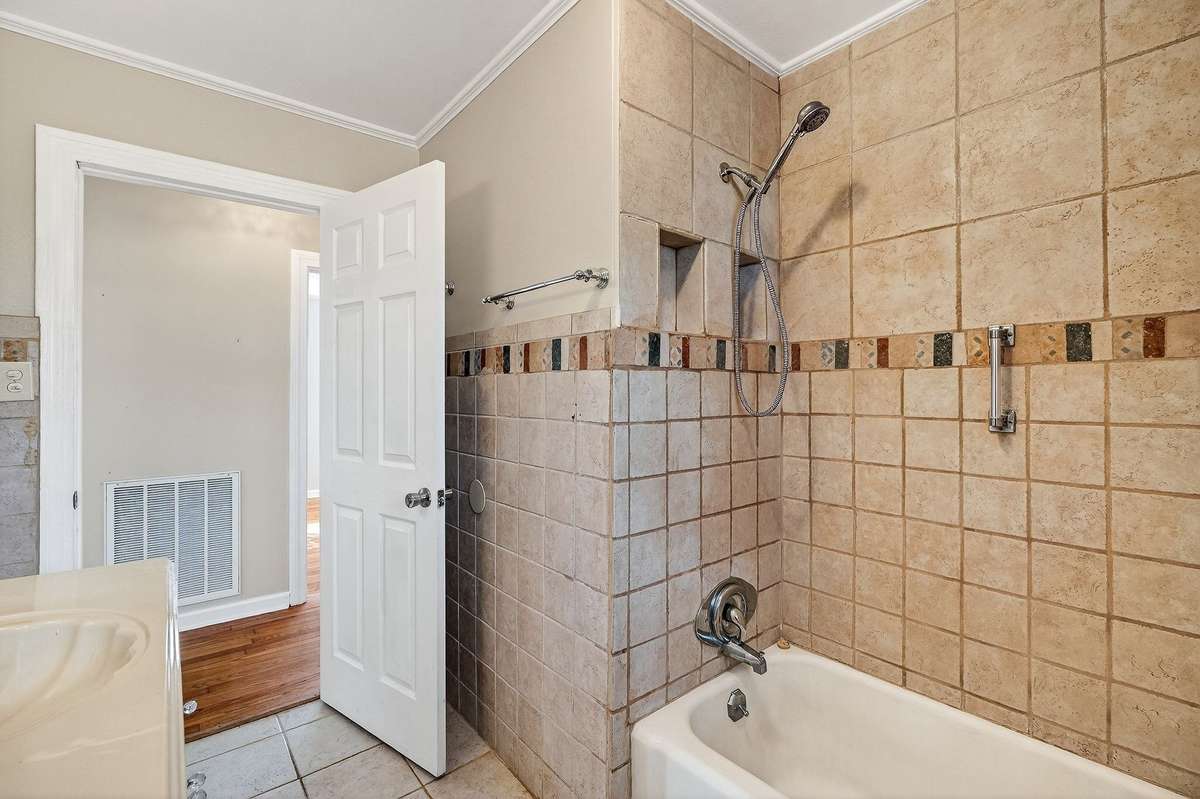 Full bath!