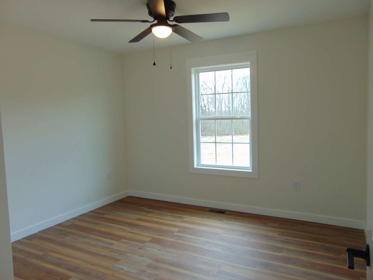 Guest bedroom or home office complete with good size closet