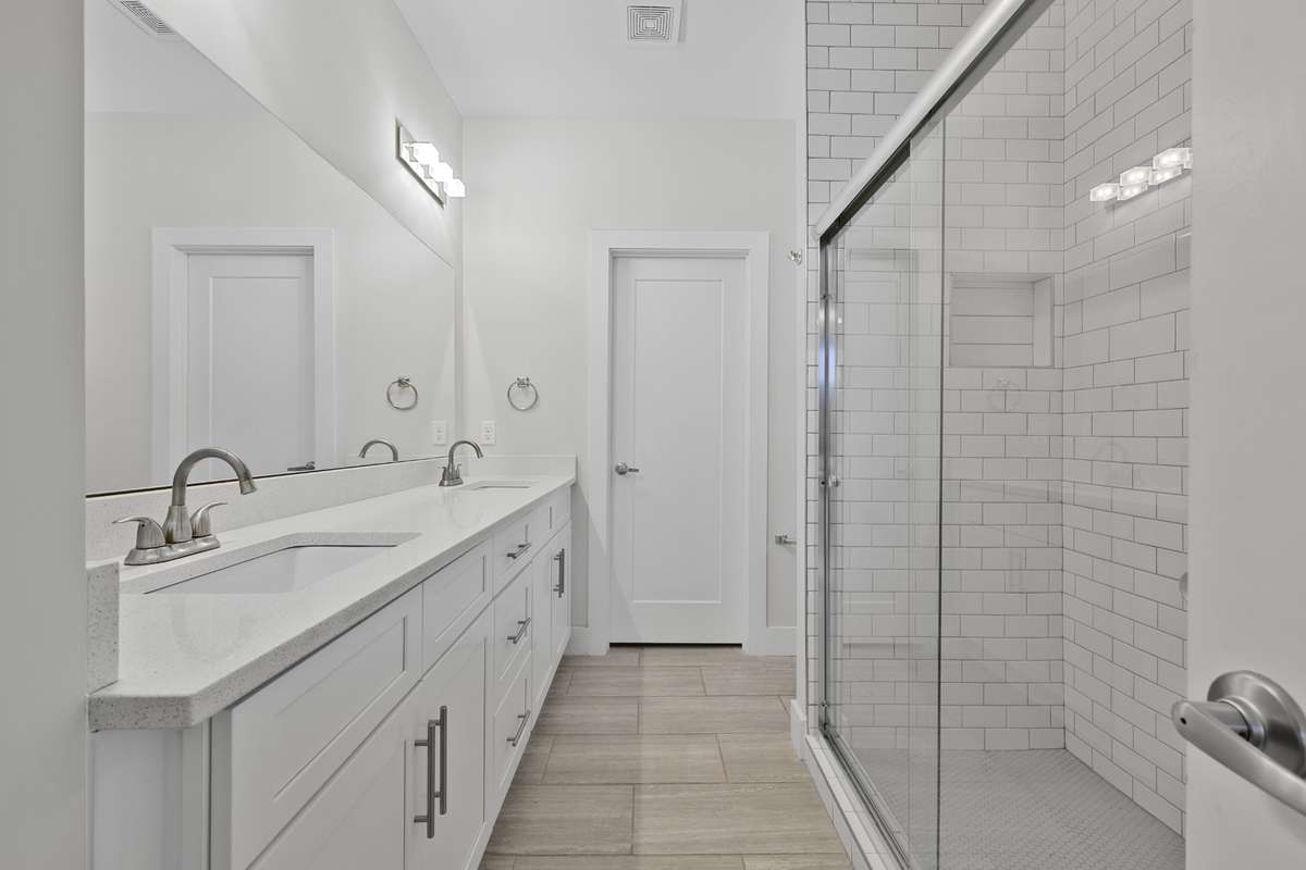 Main Floor Suite Bathroom
