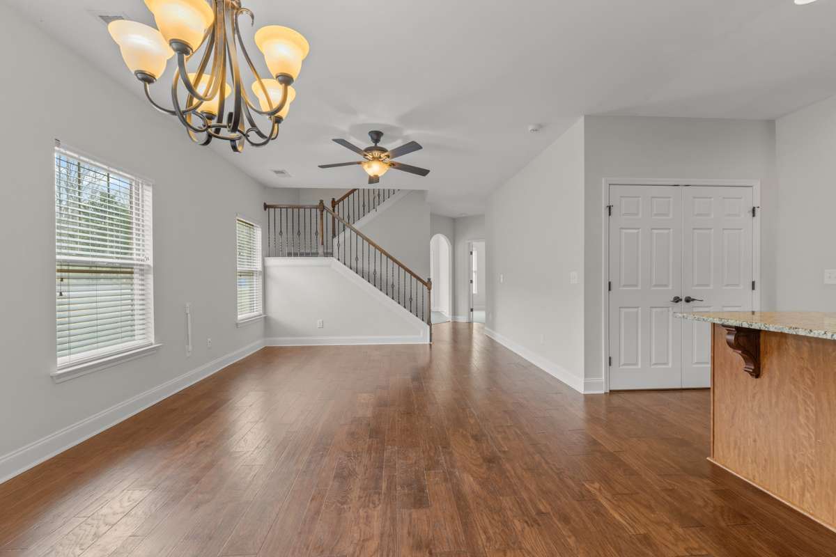 Living Room/Dining