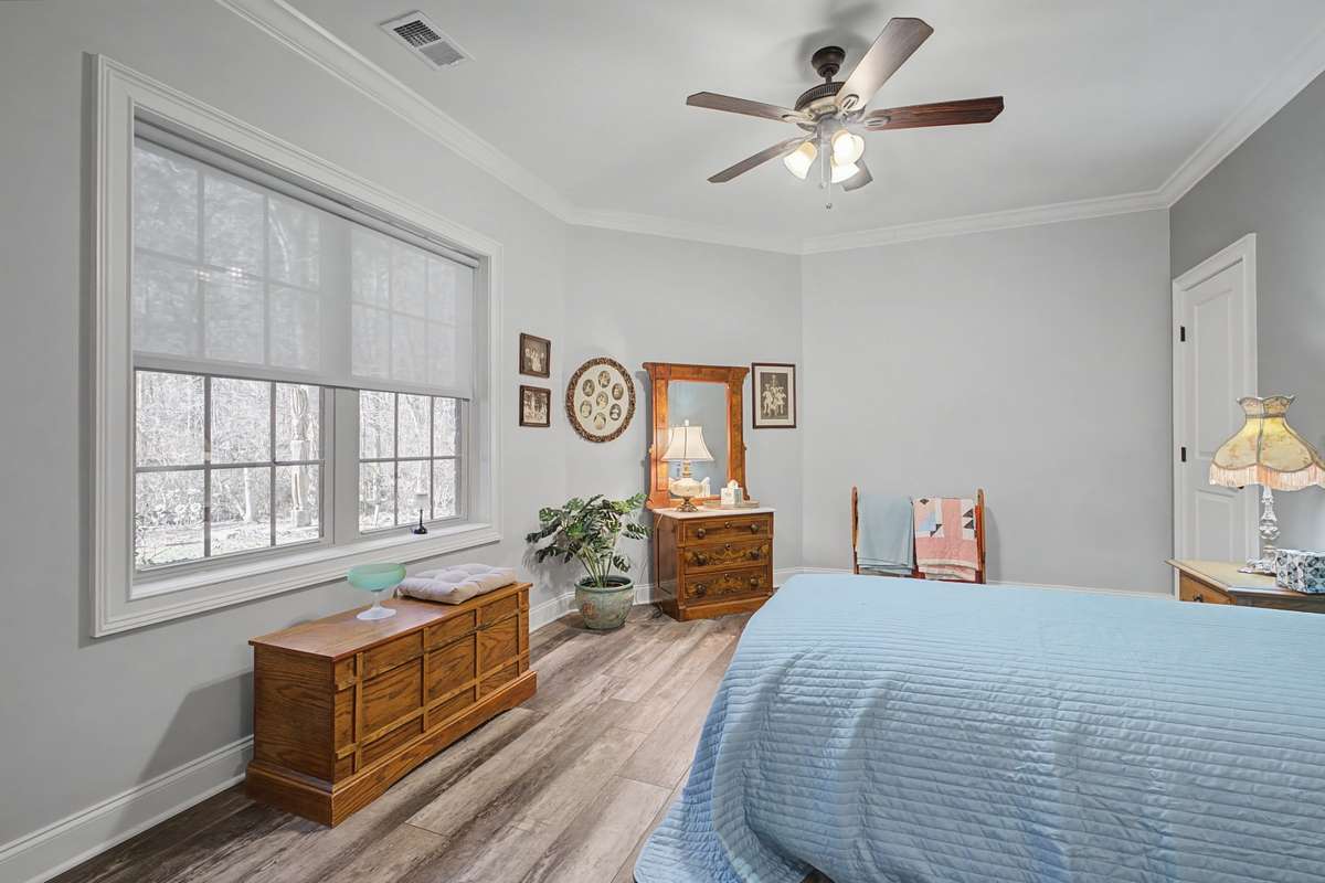 Additional guest bedroom in basement