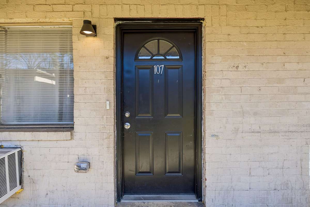 Welcome Home! 550 Harding Place, #F 107, Nashville, TN 37211