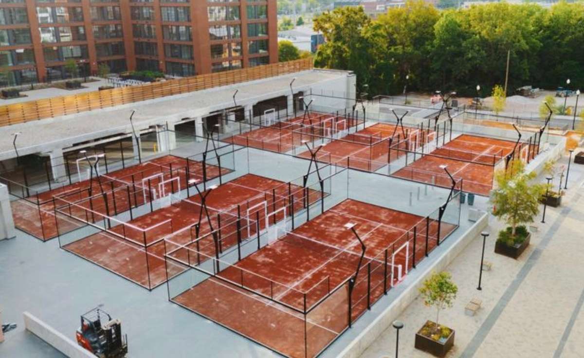 This unit is walking distance to this popular PADEL facility in the booming Neuhoff District of Germantown.