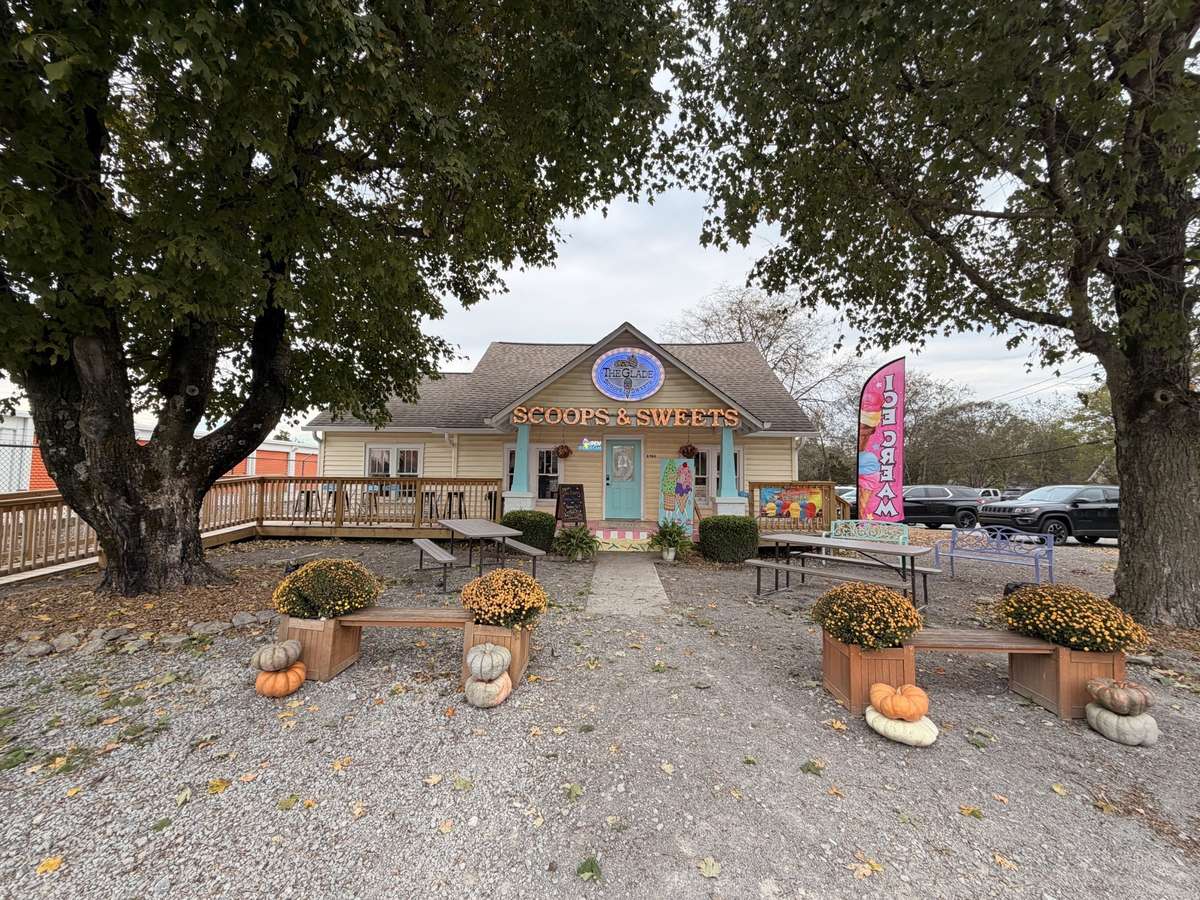 Gladeville Scoops & Sweets