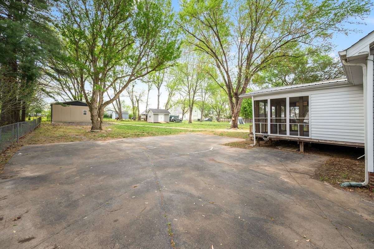 There is so much parking space and back yard is fenced.
